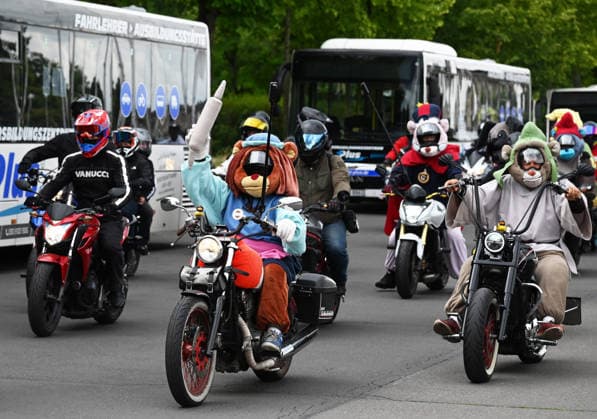 Bikers rally for road safety in Berlin BERLIN , GERMANY - JUNE 13: A motorcycle rider wearing a costume participates in the More Attention for Bikers ride rally in Berlin, Germany, on June 13, 2026. The event seeks to raise awareness of motorcycle safety, advocate for safer road conditions, and ensure that the interests of bikers are considered in transportation policy. Volodymyr Sindieiev Anadolu Berlin Germany. Editorial use only. Please get in touch for any other usage.  Copyright: x2026xAnadoluxVolodymyrxSindieievx