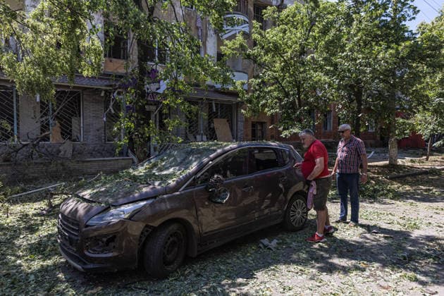 Aftermath of Russian airstrike in Ukraine SLOVIANSK, UKRAINE - JUNE 13: A man tries to open his car, which was damaged in a Russian air strike in Sloviansk, Ukraine, 13 June 2026 Diego Herrera Carcedo Anadolu Sloviansk Ukraine. Editorial use only. Please get in touch for any other usage.  Copyright: x2026xAnadoluxDiegoxHerreraxCarcedox