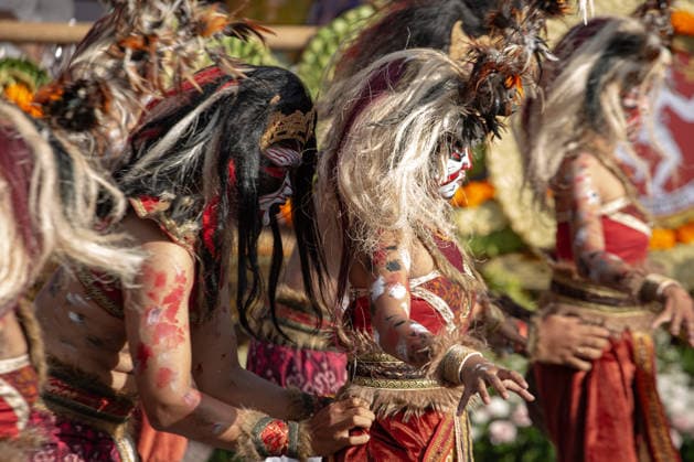 June 13, 2026, Denpasar, Bali, Indonesia: Balinese women perform a traditional dance during a parade for the 48th Bali Arts Festival in Denpasar on Indonesia s resort island of Bali on June 13, 2026. The annual month-long festival, which features inclusive performances from various regencies across the island, aims to preserve and showcase Balinese cultural heritage. Denpasar Indonesia - ZUMAp229 20260613_zip_p229_001 Copyright: xLanaxPriatnax