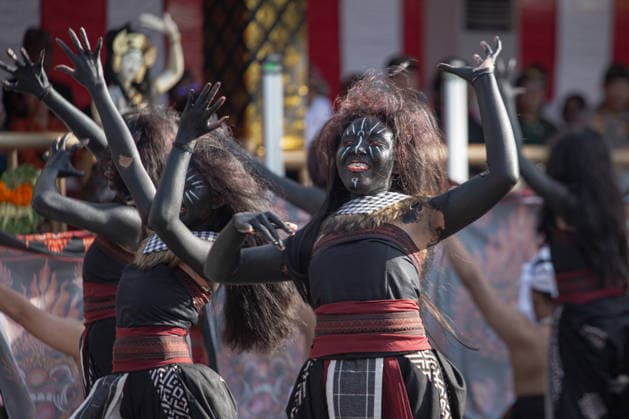 June 13, 2026, Denpasar, Bali, Indonesia: Balinese women perform a traditional dance during a parade for the 48th Bali Arts Festival in Denpasar on Indonesia s resort island of Bali on June 13, 2026. The annual month-long festival, which features inclusive performances from various regencies across the island, aims to preserve and showcase Balinese cultural heritage. Denpasar Indonesia  - ZUMAp229 20260613_zip_p229_005 Copyright: xLanaxPriatnax