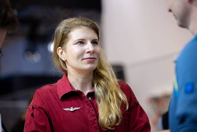 Astronautin Rabea Rogge auf der ILA26. Deutschland, Schönefeld am 12. Juni 2026: Astronautin Rabea Rogge, die erste deutsche Frau im All, präsentierte ihr Buch Ein (bisschen) Weltraum für alle in einer Messehalle auf der ILA 2026. *** Astronaut Rabea Rogge at the ILA26 Germany, Schönefeld on June 12, 2026 Astronaut Rabea Rogge, the first German woman in space, presented her book Ein bisschen Weltraum für alle in an exhibition hall at the ILA 2026