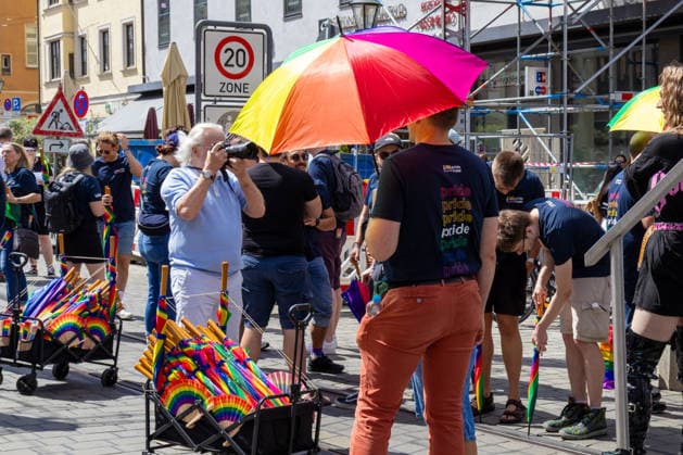 Augsburg, Bavaria, Germany June 13, 2026: Christopher Street Day (CSD) in Augsburg. The parade through the city center promotes the rights of LGBTQ+ people as well as social diversity and tolerance *** Christopher Street Day (CSD) in Augsburg. Der Demonstrationszug durch die Innenstadt wirbt für die Rechte von LGBTQ+-Menschen sowie für gesellschaftliche Vielfalt und Toleranz