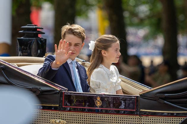 Trooping the Colour 2026 in London, UK - 13 Jun 2026 Prince George and Princess Charlotte seen in an Ascot Landau carriage on the Mall. London United Kingdom Copyright: xPhilxLewisx xSOPAxImagesx GeorgeCharlotte-4917