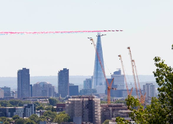 June 13, 2026, London, United Kingdom: Red Arrows flying over London heading to Buckingham Palace for the King™s Trooping the Colour as seen from Archway Bridge. London United Kingdom - ZUMAs197 20260613_aaa_s197_061 Copyright: xMarioxMitsisx