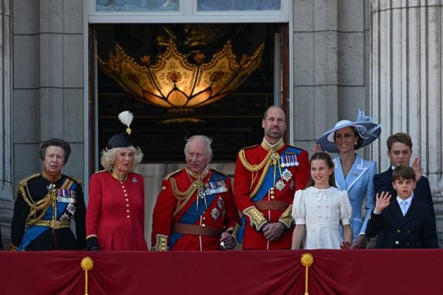 King Charles III and the Royal Family on balcony of Buckingham Palace LONDON, UNITED KINGDOM - JUNE 13: King Charles III, Queen Camilla, Prince William of Wales, Princess Kate of Wales and members of the Royal Family greet people following the Trooping the Colour ceremony, held as part of the official birthday celebrations for the king, on the balcony of Buckingham Palace in London, United Kingdom on June 13, 2026. Rasid Necati Aslim Anadolu London United Kingdom. Editorial use only. Please get in touch for any other usage.  Copyright: x2026xAnadoluxRaÅüidxNecatixAslÄ±mx