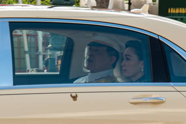 June 13, 2026, Bangkok, Thailand: King Maha Vajiralongkorn and Queen Suthida seen in a car during the royal procession of Thai Princess Bajrakitiyabha outside the royal grand palace in Bangkok. Princess Bajrakitiyabha passed on at the age of 47 on 12 June 2026 at the Chulalongkorn Hospital after three and a half years in a coma following a collapse caused by a heart condition in December 2022. Bangkok Thailand - ZUMAs197 20260613_aaa_s197_075 Copyright: xPeeraponxBoonyakiatx