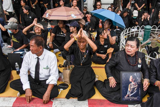 June 13, 2026, Bangkok, Thailand: Mourners pay respect during the royal procession of Thai Princess Bajrakitiyabha to her funeral outside the royal grand palace in Bangkok. Princess Bajrakitiyabha passed on at the age of 47 on 12 June 2026 at the Chulalongkorn Hospital after three and a half years in a coma following a collapse caused by a heart condition in December 2022. Bangkok Thailand - ZUMAs197 20260613_aaa_s197_091 Copyright: xPeeraponxBoonyakiatx