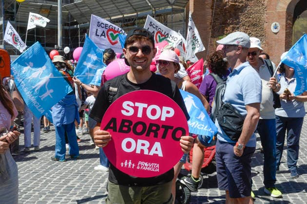 IPA85647677 - Rome: National Pro-Life Rally  Copyright: xSTEFANOxCAROFEIx xFOTOGRAMMAx xSTEFANOxCAROFEIx 85647677