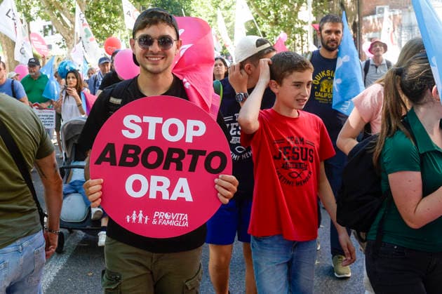 IPA85647734 - Rome: National Pro-Life Rally  Copyright: xSTEFANOxCAROFEIx xFOTOGRAMMAx xSTEFANOxCAROFEIx 85647734