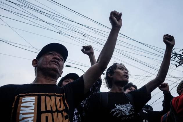 Students rally against government policies in Yogyakarta YOGYAKARTA, INDONESIA JUNE 13, 2026: Hundreds of students gather at the Gejayan intersection in Yogyakarta during a protest against a range of government policies they say are harmful to the public. Organized by the People™s Alliance, the demonstration brought together students from several universities who presented ten demands, including the cancellation of the Free Nutritious Meals (MBG) program and the Merah Putih Cooperative initiative, the repeal of recent revisions to laws governing the Indonesian National Armed Forces (TNI), the National Police (Polri), and military courts, as well as guarantees for free education, healthcare, labor rights, environmental protection, free Copyright: x xMuhammadxRizkyxFebriansyahx xJNAxPressx