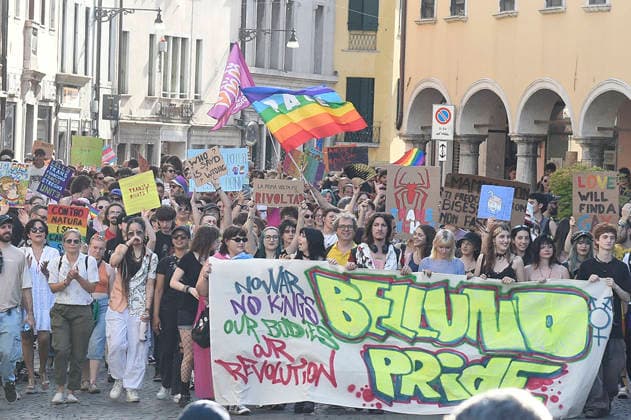 IPA85650000 - Belluno: Gay Pride gathering and parade to Piazza Martiri  Copyright: xGianxPaoloxPeronax xGianxPaoloxPeronax 85650000