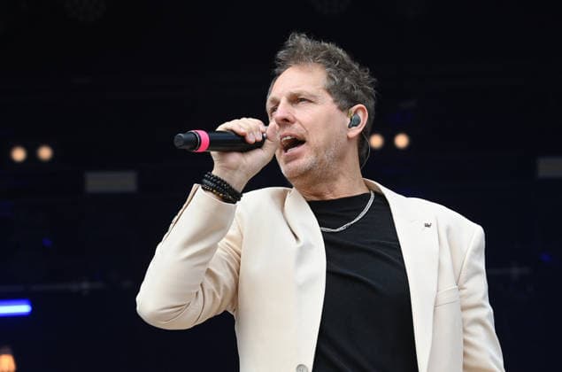 Joerg BAUSCH, Jörg, Saenger, Musiker, singend, Gesang, Konzert, Inselfieber, SchlagerParty in Oberhausen am 13.06.2026, *** Joerg BAUSCH, Jörg, singer, musician, singing, vocals, concert, island fever, SchlagerParty in Oberhausen on 13 06 2026,