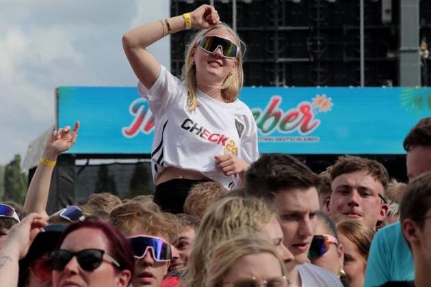 Inselfieber - die große Schlagersause auf dem Parkplatz Arena Oberhausen ** NUR FÜR REDAKTIONELLE ZWECKE ** EDITORIAL USE ONLY **<p>Inselfieber - die große Schlagersause am Samstag den 13.Juni 2026 auf dem Parkplatz Arena Oberhausen Foto : Frank Oppitz FUNKE Foto Services< p> Freizeit, Lifestyle Deutschland NRW Oberhausen Copyright: FrankxOppitz *** Inselfieber die große Schlagersause auf dem Parkplatz Arena Oberhausen FOR EDITORIAL PURPOSES ONLY p Inselfieber die große Schlagersause on Saturday, June 13, 2026 at the Arena Oberhausen parking lot Photo Frank Oppitz FUNKE Foto Services p Leisure, Lifestyle Germany NRW Oberhausen Copyright FrankxOppitz Copyright: FrankxOppitz doc869vlcuxrmon7cq5hx4 ,EDITORIAL USE ONLY
