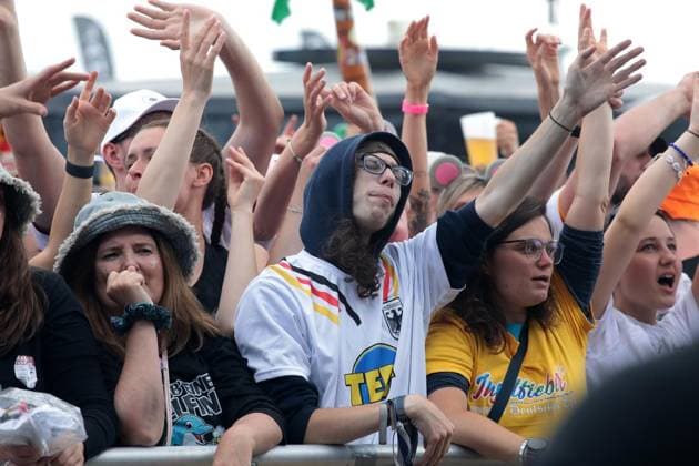 Inselfieber - die große Schlagersause auf dem Parkplatz Arena Oberhausen ** NUR FÜR REDAKTIONELLE ZWECKE ** EDITORIAL USE ONLY **<p>Inselfieber - die große Schlagersause am Samstag den 13.Juni 2026 auf dem Parkplatz Arena Oberhausen Foto : Frank Oppitz FUNKE Foto Services< p> Freizeit, Lifestyle Deutschland NRW Oberhausen Copyright: FrankxOppitz *** Inselfieber die große Schlagersause auf dem Parkplatz Arena Oberhausen FOR EDITORIAL PURPOSES ONLY p Inselfieber die große Schlagersause on Saturday, June 13, 2026 at the Arena Oberhausen parking lot Photo Frank Oppitz FUNKE Foto Services p Leisure, Lifestyle Germany NRW Oberhausen Copyright FrankxOppitz Copyright: FrankxOppitz doc869vl8x12iqcyq55ixm ,EDITORIAL USE ONLY