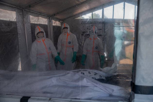 Ebola outbreak in Democratic Republic of Congo BUNIA, DEMOCRATIC REPUBLIC OF THE CONGO - JUNE 13: A body is taken to the morgue of Nyankunde Medical Center for burial procedures by health teams wearing protective suits as part of epidemic control measures, as an infected citizen who has the Ebola virus has died in Bunia, Democratic Republic of the Congo (DRC), on June 13, 2026. Stringer Anadolu Bunia Democratic Republic of the Congo. Editorial use only. Please get in touch for any other usage.  Copyright: x2026xAnadoluxStringerx