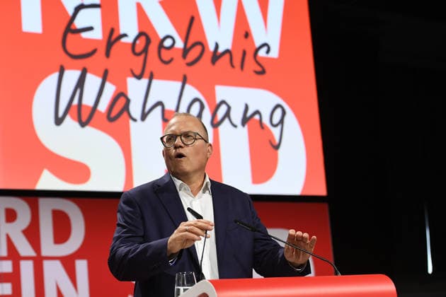 Landesdelegiertenkonferenz der NRWSPD am 13.06.2026 im The Frame in Düsseldorf Jochen Ott ( Spitzenkandidat für die Landtagswahl 2027 der NRWSPD ) nach seiner Wahl *** NRWSPD state delegates conference on 13 06 2026 at The Frame in Düsseldorf Jochen Ott top candidate for the 2027 NRWSPD state elections after his election xRx