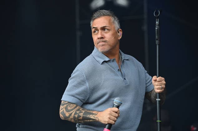 Mike Leon GROSCH, Saenger, Musiker, singend, Gesang, Konzert, Inselfieber, SchlagerParty in Oberhausen am 13.06.2026, *** Mike Leon GROSCH, singer, musician, singing, vocals, concert, island fever, SchlagerParty in Oberhausen on 13 06 2026,