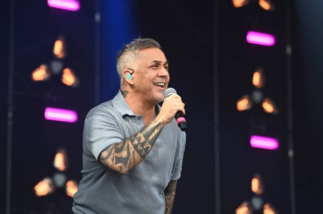 Mike Leon GROSCH, Saenger, Musiker, singend, Gesang, Konzert, Inselfieber, SchlagerParty in Oberhausen am 13.06.2026, *** Mike Leon GROSCH, singer, musician, singing, vocals, concert, island fever, SchlagerParty in Oberhausen on 13 06 2026,