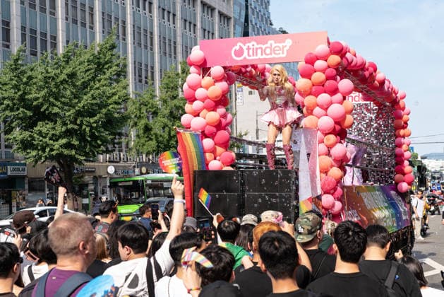 The 27th Seoul Queer Parade (SQP) in Seoul - 13 Jun 2026 Drag artist GVAN performs on the parade car during the Seoul Queer Parade. The 27th Seoul Queer Parade (SQP) was held in Seoul, South Korea. It is a public cultural event held downtown every year to promote LGBTQIA+ visibility, human rights, cultural enjoyment, and pride. Seoul South Korea Copyright: xSimonxShinx xSOPAxImagesx _DSC3169