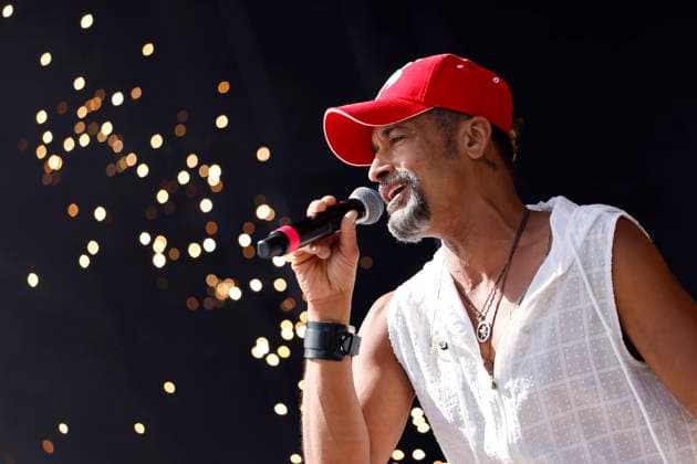 Sänger Mark Medlock tritt beim Festival Inselfieber Oberhausen - Die größte Mallorca-Party aller Zeiten im Außengelände der Rudolf Weber Arena in Oberhausen auf. Oberhausen, 13.06.2026 NRW Deutschland *** Singer Mark Medlock performs at the festival Inselfieber Oberhausen The biggest Mallorca party of all time in the outdoor area of the Rudolf Weber Arena in Oberhausen Oberhausen, 13 06 2026 NRW Germany Copyright: xChristophxHardtx