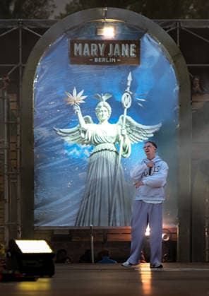 13.06.2026, xlakx, Entertainment, Mary Jane Berlin 2026 v.l. Der Rapper Marvin Game live auf der Mary Jane Bühne. Die Veranstaltung präsentiert Aussteller aus den Bereichen Cannabis, Medizin, Lifestyle und Hanfprodukte. Berlin *** 13 06 2026, xlakx, Entertainment, Mary Jane Berlin 2026 v l Rapper Marvin Game live on the Mary Jane stage The event presents exhibitors from the fields of cannabis, medicine, lifestyle and hemp products Berlin Daniel Lakomski