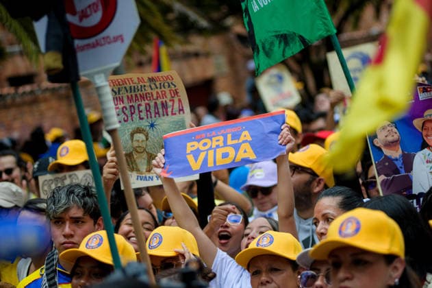 June 13, 2026, Bogota, Bogota D.C, Colombia: Supporters of colombian left-wing presidential candidate for the political party Pacto Historico Ivan Cepeda Castro tak part during the closure rally of his runoff campaign a week ahead of the second round of elections in BogotoÂ¡, Colombia June 13, 2026. Bogota Colombia - ZUMAvp1_ 20260613_zia_vp1_021 Copyright: xSebastianxBarrosx