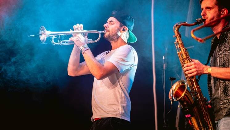 Beim Musikfestival Ruhr International am 13. 14. Juni in der Jahrhunderthalle und im Westpark werden rund 20.000 Besucher erwartet. Buntes Programm bei freiem Eintritt auf zwei Bühnen, dazu viele Stände. Höhepunkt am Samstag ist Bia Ferreia um 20 Uhr auf der Outdoor. Am 13.06.2026 in Bochum ** NUR FÜR REDAKTIONELLE ZWECKE ** EDITORIAL USE ONLY **<p>Beim Musikfestival Ruhr International am 13. 14. Juni in der Jahrhunderthalle und im Westpark werden rund 20.000 Besucher erwartet. Buntes Programm bei freiem Eintritt auf zwei Bühnen, dazu viele Stände. Höhepunkt am Samstag ist Bia Ferreia um 20 Uhr auf der Outdoor. Am 13.06.2026 in Bochum Bochum Copyright: ChristophxJendral *** Around 20,000 visitors are expected at the Ruhr Internatio Copyright: ChristophxJendral doc86a177zadps80hbwoig ,EDITORIAL USE ONLY