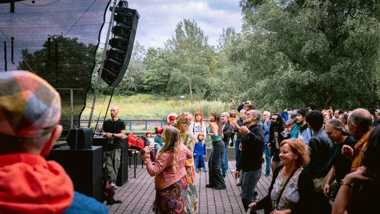 Beim Musikfestival Ruhr International am 13. 14. Juni in der Jahrhunderthalle und im Westpark werden rund 20.000 Besucher erwartet. Buntes Programm bei freiem Eintritt auf zwei Bühnen, dazu viele Stände. Höhepunkt am Samstag ist Bia Ferreia um 20 Uhr auf der Outdoor. Am 13.06.2026 in Bochum ** NUR FÜR REDAKTIONELLE ZWECKE ** EDITORIAL USE ONLY **<p>Beim Musikfestival Ruhr International am 13. 14. Juni in der Jahrhunderthalle und im Westpark werden rund 20.000 Besucher erwartet. Buntes Programm bei freiem Eintritt auf zwei Bühnen, dazu viele Stände. Höhepunkt am Samstag ist Bia Ferreia um 20 Uhr auf der Outdoor. Am 13.06.2026 in Bochum Bochum Copyright: ChristophxJendral *** Around 20,000 visitors are expected at the Ruhr Internatio Copyright: ChristophxJendral doc86a168n35r81aokmx1zvf ,EDITORIAL USE ONLY