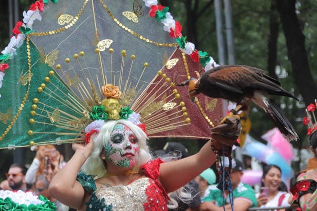 A participant taking part during The Ball Returns HomeÃ¢â‚¬Â parade as part of 2026 FIFA World Cup on Paseo de la Reforma Avenue. on June 13, 2026 in Mexico City, Mexico. Mexico City Mexico - ZUMAe321 20260613_zia_e321_011 Copyright: xCarlosxSantiagox