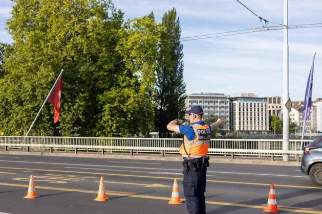 Reportage - G7 Summit Protests Ginevra Svizzera, 14 giugno 2026, la citta si prepara ad accogliere la manifestazione in opposizione al G7, polizia esegue controlli nelle zone centrali della citta during G7 Summit Protests, Reportage in Geneve, Switzerland, June 14 2026 Geneve City center Switzerland Copyright: xMattiaxDavidxRinaldix xLiveMediax LPN_2520106
