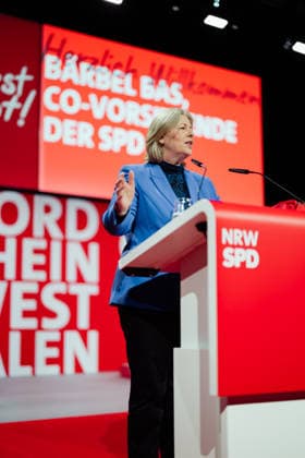 13.06.2026 Landesdelegiertenkonferenz der NRW SPD in Düsseldorf, Bundesministerin für Arbeit und Soziales Bundesministererin auf der Bühne Düsseldorf NRW Deutschland *** 13 06 2026 NRW SPD state delegates conference in Düsseldorf, Federal Minister of Labor and Social Affairs Federal Minister on stage Düsseldorf NRW Germany
