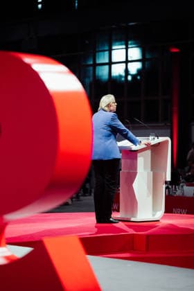 13.06.2026 Landesdelegiertenkonferenz der NRW SPD in Düsseldorf, Bundesministerin für Arbeit und Soziales Bundesministererin auf der Bühne Düsseldorf NRW Deutschland *** 13 06 2026 NRW SPD state delegates conference in Düsseldorf, Federal Minister of Labor and Social Affairs Federal Minister on stage Düsseldorf NRW Germany