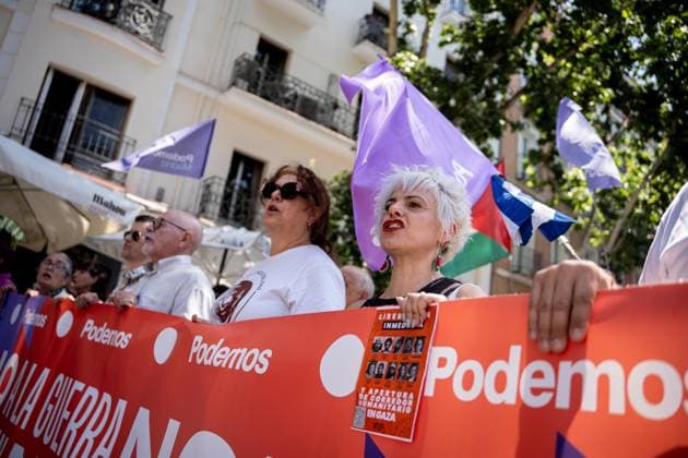 Demonstration in Madrid against rearmament and imperialist war Several people during a demonstration to protest against rearmament and imperialist war, on June 14, 2026, in Madrid Spain The call is part of the international context of escalating warfare, In the Spanish state, military spending has increased by 50 percent -the second largest increase in the EU-, while the government keeps the Rota and Morón bases active, continues to buy arms from Israel and reinforces its commitment to NATO 14 JUNE 2026 PACIFISM DEMONSTRATION Madrid Madrid Espana  Copyright: xGabrielxLuengasx 7596060