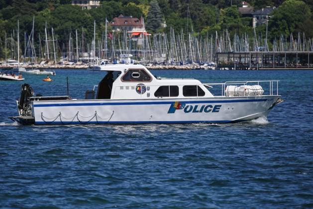 Genf, Schweiz, 14.06.2026: Anti-G7-Protest: Demonstranten protestieren gegen den G7-Gipfel 2026, der im benachbarten Évian-les-Bains, Frankreich, stattfindet. Ein Boot der Polizei ist auf dem Genfer See im Einsatz. *** Geneva, Switzerland, 14 06 2026 Anti G7 protest Demonstrators protest against the 2026 G7 summit taking place in neighboring Évian les Bains, France A police boat is deployed on Lake Geneva Copyright: xdtsxNachrichtenagenturx dts_122907