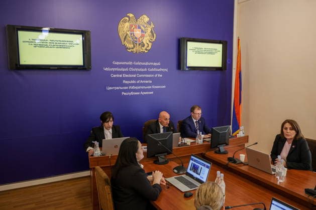 ARMENIA, YEREVAN - JUNE 14, 2026: Officials are seen in the offices of the Central Electoral Commission of Armenia during the announcement of the results of the 2026 Armenian parliamentary election Yerevan Armenia  - ZUMAt113 20260614_zaa_t113_085 Copyright: xAlexanderxPatrinx