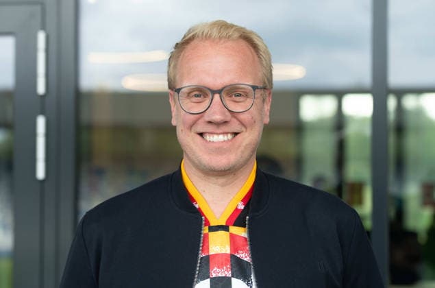Hendrik BOLLMANN, Politiker, SPD, MdB, Bundestagsabgeordneter, -Portraet, Porträt, Portrait, Angeschnittenes Einzelbild, Einzelmotiv, Sportpolitischer Talk vor dem WM-Spiel Deutschland - Curacao, Lohrheidestadion Bochum, 14.06.2026. *** Hendrik BOLLMANN, politician, SPD, MdB, Member of the Bundestag, portrait, portrait, cropped single image, single subject, sports policy talk before the World Cup match Germany Curacao, Lohrheidestadion Bochum, 14 06 2026