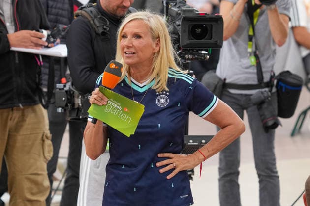 ZDF-Fernsehgarten 2026. Andrea (Kiwi) Kiewel im ZDF Fernsehgarten mit dem Motto Fußball Party am 14.06.2026 in Mainz. Mainz ZDF Fernsehgarten Rheinland-Pfalz *** ZDF Fernsehgarten 2026 Andrea Kiwi Kiewel in the ZDF Fernsehgarten with the motto Football Party on 14 06 2026 in Mainz Mainz ZDF Fernsehgarten Rheinland Pfalz