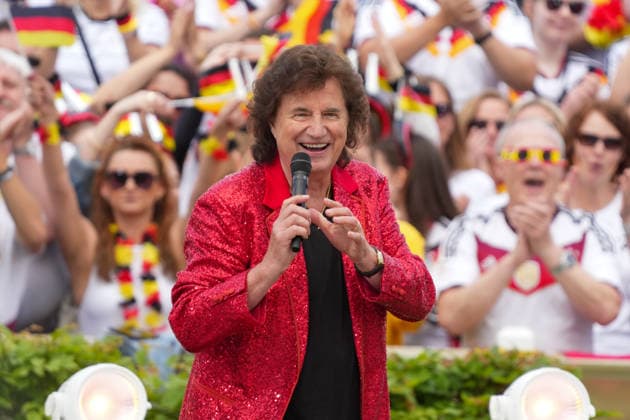 ZDF-Fernsehgarten 2026. Olaf der Flipper im ZDF Fernsehgarten mit dem Motto Fußball Party am 14.06.2026 in Mainz. Mainz ZDF Fernsehgarten Rheinland-Pfalz *** ZDF Fernsehgarten 2026 Olaf the pinball in the ZDF Fernsehgarten with the motto Football Party on 14 06 2026 in Mainz Mainz ZDF Fernsehgarten Rheinland Pfalz