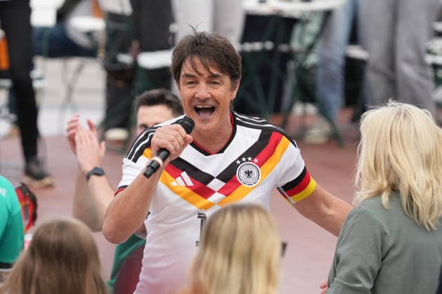 ZDF-Fernsehgarten 2026. Matze Knop im ZDF Fernsehgarten mit dem Motto Fußball Party am 14.06.2026 in Mainz. Mainz ZDF Fernsehgarten Rheinland-Pfalz *** ZDF Fernsehgarten 2026 Matze Knop in the ZDF Fernsehgarten with the motto Football Party on 14 06 2026 in Mainz Mainz ZDF Fernsehgarten Rheinland Pfalz
