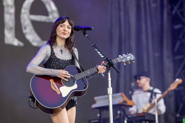 June 13, 2026, Manchester, Tennessee, U.S: Musician HOLLY HUMBERSTONE during the Bonnaroo Music and Arts Festival in Manchester, Tennessee Manchester U.S  - ZUMAs135 20260613_zap_s135_062 Copyright: xDanielxDeSloverx