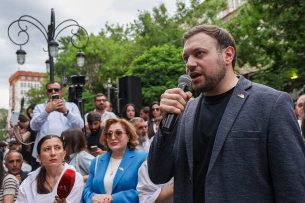 ARMENIA, YEREVAN - JUNE 14, 2026: Strong Armenia Party member Tigran Abramyan speaks outside the offices of the Central Electoral Commission of Armenia during the announcement of the results of the 2026 Armenian parliamentary election Yerevan Armenia  - ZUMAt113 20260614_zaa_t113_113 Copyright: xAlexanderxPatrinx