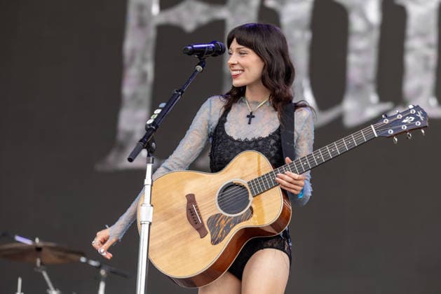 June 13, 2026, Manchester, Tennessee, U.S: Musician HOLLY HUMBERSTONE during the Bonnaroo Music and Arts Festival in Manchester, Tennessee Manchester U.S  - ZUMAs135 20260613_zap_s135_069 Copyright: xDanielxDeSloverx