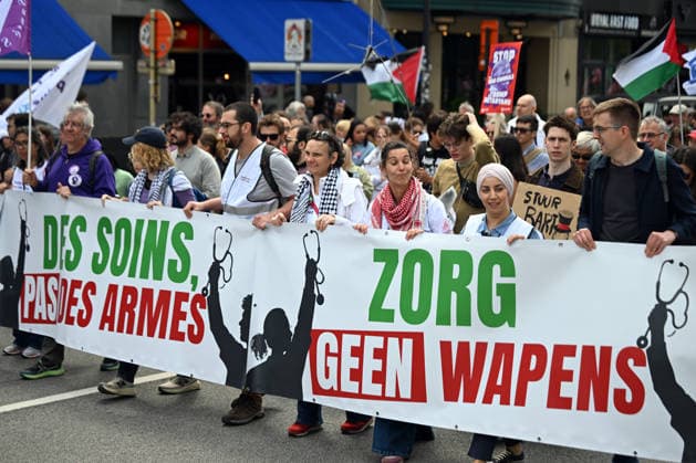 Anti-war march held in Brussels BRUSSELS, BELGIUM - JUNE 14: Thousands of people take part in an anti-war march in Brussels, Belgium on June 14, 2026. Demonstrators gathered at Brussels North Railway Station (Gare du Nord), a city that hosts EU institutions and NATO headquarters, before marching to Jean Rey Square. Dursun Aydemir Anadolu Brussels Belgium. Editorial use only. Please get in touch for any other usage.  Copyright: x2026xAnadoluxDursunxAydemirx