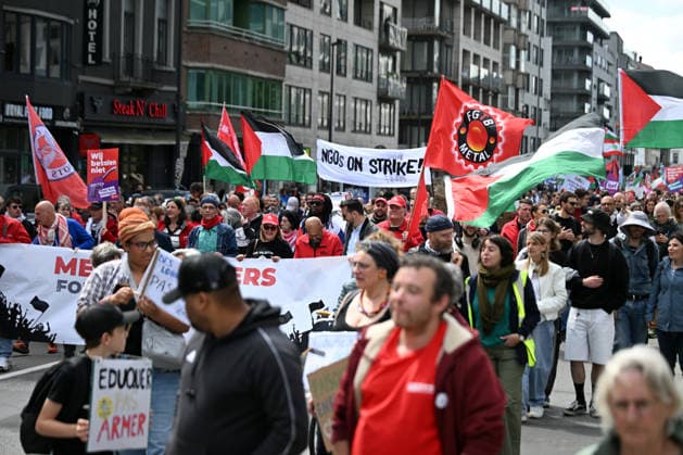 Anti-war march held in Brussels BRUSSELS, BELGIUM - JUNE 14: Thousands of people take part in an anti-war march in Brussels, Belgium on June 14, 2026. Demonstrators gathered at Brussels North Railway Station (Gare du Nord), a city that hosts EU institutions and NATO headquarters, before marching to Jean Rey Square. Dursun Aydemir Anadolu Brussels Belgium. Editorial use only. Please get in touch for any other usage.  Copyright: x2026xAnadoluxDursunxAydemirx