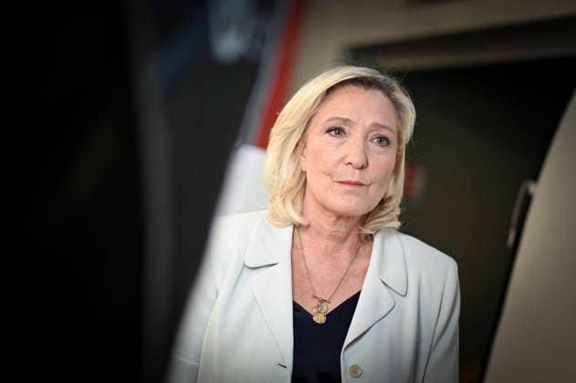 Marine Le Pen On Dimanche En Politique - Paris President of Rassemblement National parliamentary group Marine Le Pen poses for pictures ahead of an interview for Dimanche En Politique on France 3 channel in Paris, France on June 14, 2026. Photo by Stephane Le Tellec ABACAPRESS.COM Paris France  Copyright: xLexTellecxStephane ABACAx