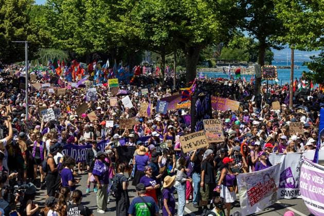 MANIFESTATION NO G7 GENEVE PHOTOPQR LE DAUPHINE Tom PHAM VAN SUU 14 06 2026 A Genève Suisse , le 14 juin 2026 La manifestation de protestation contre le G7 a rassemblé environ 25 000 personnes Des clutches ont éclaté entre les Autonomes et la police Photo Tom Pham Van Suu Le Dauphiné Libéré Geneva, Switzerland, june 14th 2026 Anti G7 Protest France  Copyright: xPHOTOPQR LExDAUPHINE MAXPPPxTomxPHAMxVANxSUUx 20260614JDL1516 20260614JDL1516