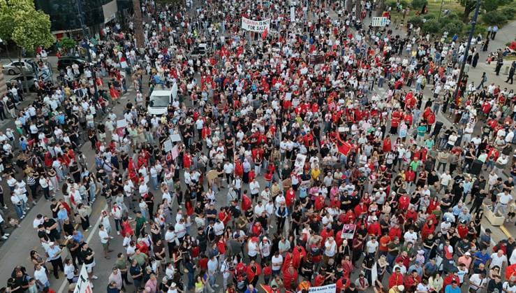 Protests against Zvernec tourism project in Albania continue on 15th day TIRANA, ALBANIA - JUNE 14: An aerial view of the area as protesters carrying Albanian flags march towards the Prime Ministry building along the Nation s Martyrs Boulevard (Bulevardi Deshmoret e Kombit) during a demonstration against a luxury tourism project in Zvernec linked to Ivanka Trump and Jared Kushner, on the 15th day of protests in Tirana, Albania on June 14, 2026. Olsi Shehu Anadolu Tirana Albania. Editorial use only. Please get in touch for any other usage.  Copyright: x2026xAnadoluxOlsixShehux