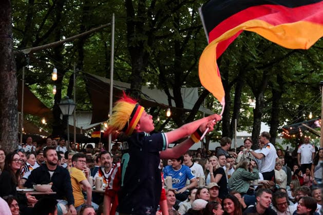 June 14, 2026, Munich, Bavaria, Germany: Germany supporters gather at a public viewing venue to watch their team s opening match at the 2026 FIFA World Cup. Munich Germany - ZUMAm309 20260614_zip_m309_002 Copyright: xJuliusxMortsix