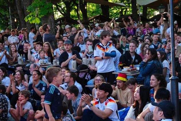 June 14, 2026, Munich, Bavaria, Germany: Germany supporters gather at a public viewing venue to watch their team s opening match at the 2026 FIFA World Cup. Munich Germany - ZUMAm309 20260614_zip_m309_007 Copyright: xJuliusxMortsix
