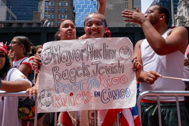 June 14, 2026, New York, New York, USA: The 69th Puerto Rican Day Parade makes its way up Fifth avenue as crowds cheer on. New York USA  - ZUMAp288 20260614_znp_p288_008 Copyright: xSyndixPilarx